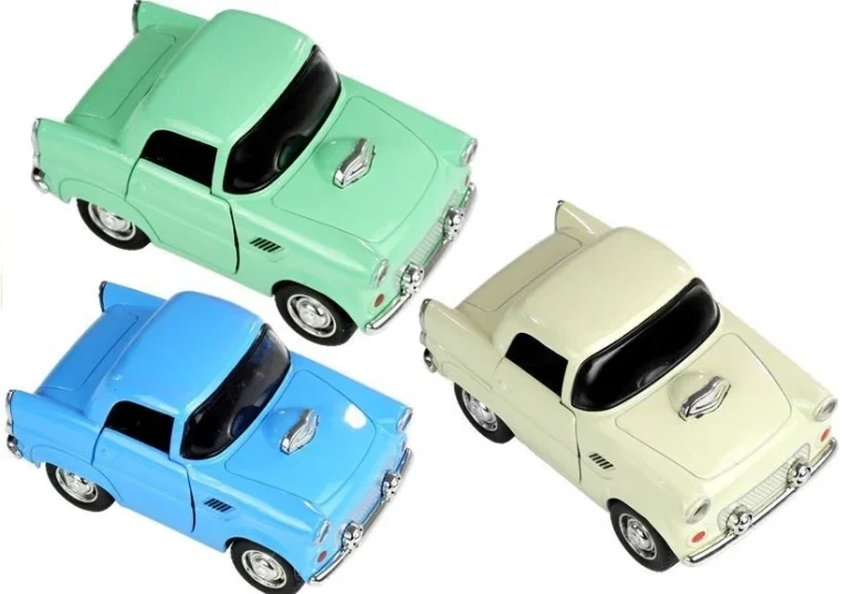 Klasični Automobil Metalnog Vozila S Miješanim Zvukom 7