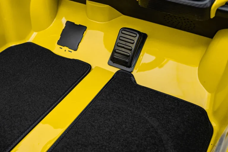 Lamborghini Revuelto Xl Žuto Vozilo 24