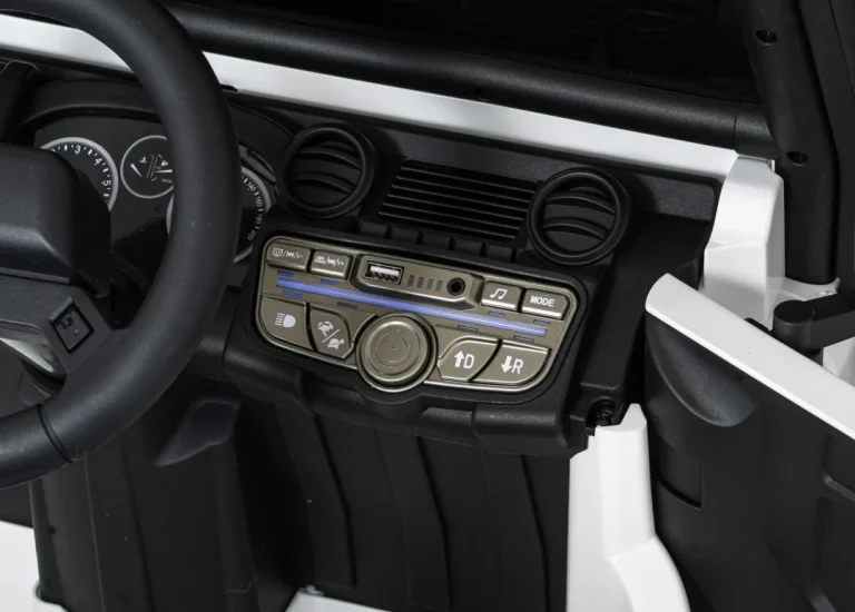 Land Rover Defender 110 Svx, Bijeli 16