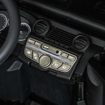 Land Rover Defender 110 Svx, Crni 16