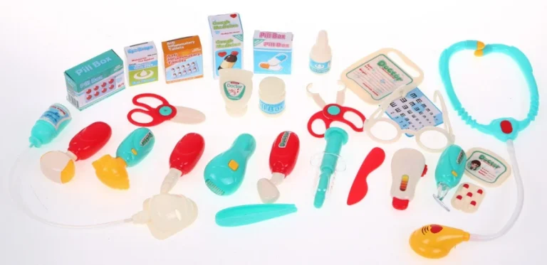 Liječnički Set Sa Stolom I Stolicom 3+ 11