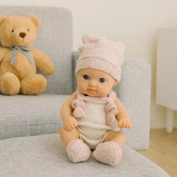 Lutka Beba Ružičasta Odjeća S Kapom I Podbradkom 18 Cm 5