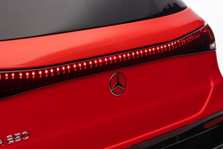 Mercedes Benz Eqa 250 Vozilo Na Akumulator, Crveno 76