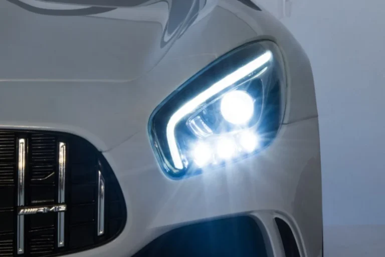 Mercedes Benz Gt R Za Djecu Crvena Boja + 4x4 Pogon + Ventilacijski Otvor + Daljinski Upravljač 11