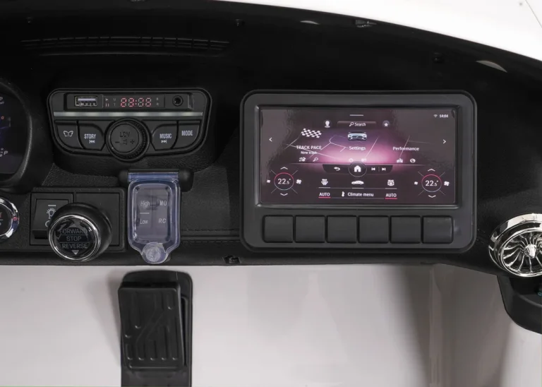 Mercedes Benz Gt63 Amg Bijeli Auto Na Akumulator 21