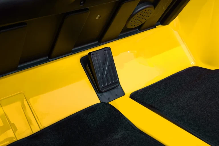 Mercedes Benz Gt63 Amg žuti Auto Na Akumulator 29