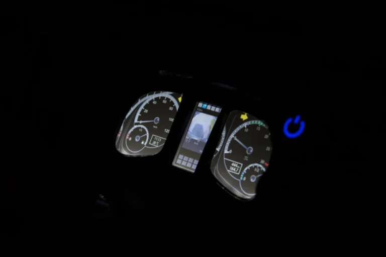 Mercedes Benz Zetros Dječji Automobil Na Baterije, Crveni + 2 Sjedala + Prtljažnik, Crvena 19