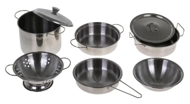 Metalni Kuhinjski Set 30 Dijelova 3+ 2