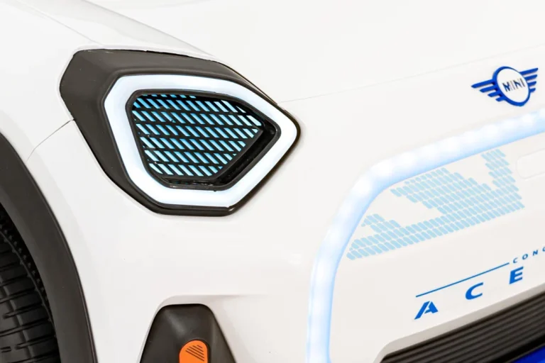 Mini Concept Aceman Bijeli Crossover, Bijela 19