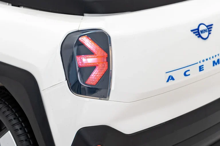 Mini Concept Aceman Bijeli Crossover, Bijela 20