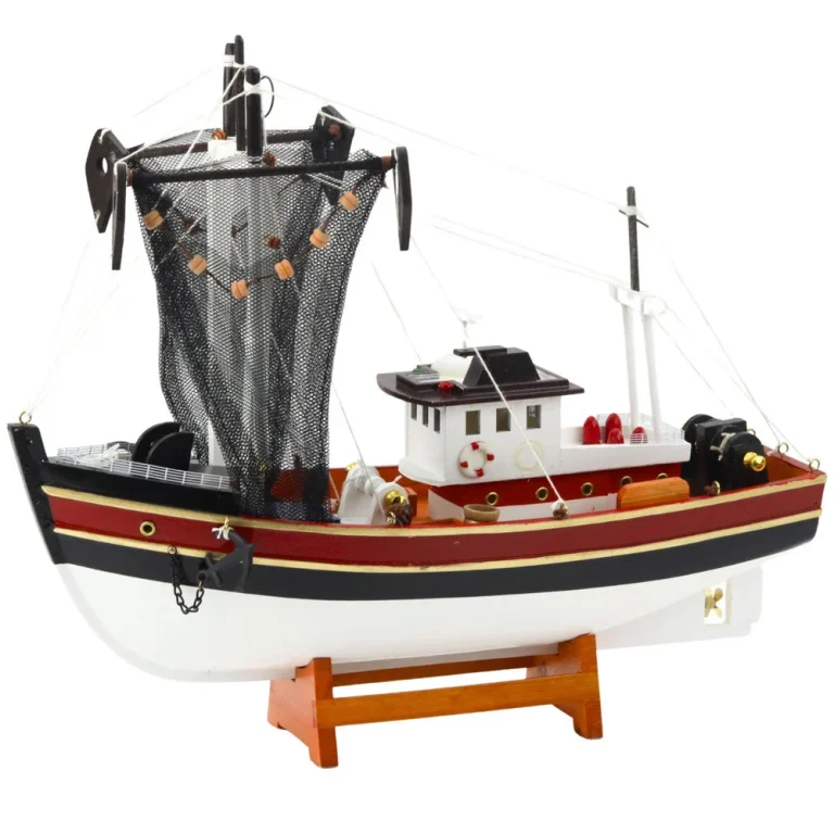 Model Ribarskog Broda S Mrežom 38 × 31 Cm 1