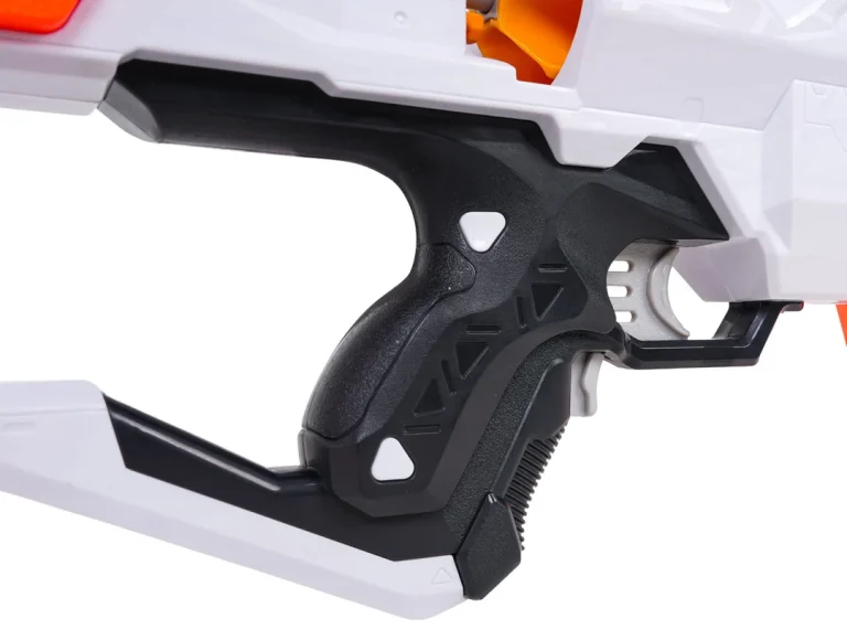 Nerf Ultra Dorado Blaster + Strelice 9