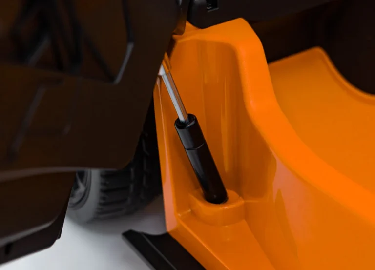 Narančasto Vozilo Lamborghini Revuelto 24