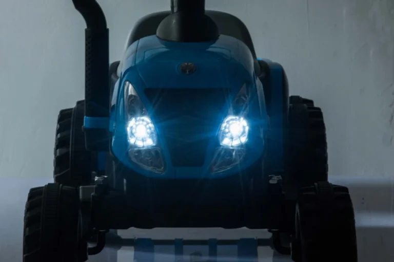 New Holland T7 Traktor S Prikolicom 12v Auto Na Akumulator 13