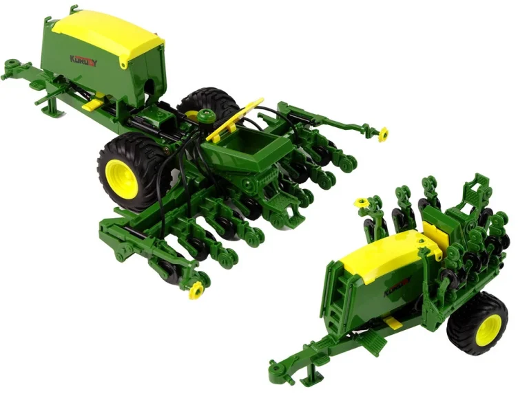 Plavi Traktor S Balirkom 3