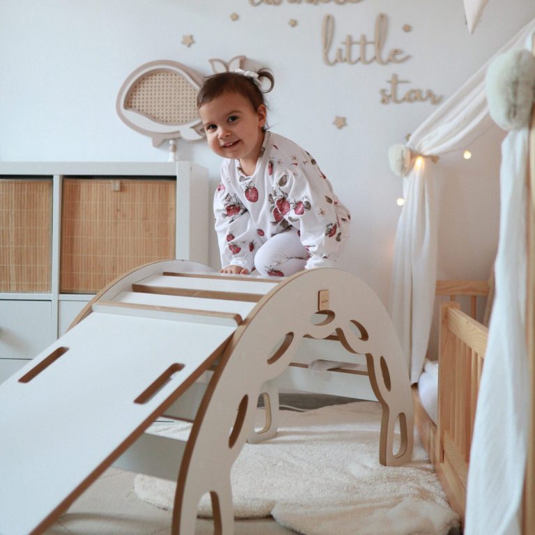 Plush Nest Mala Ljuljačka 4 U 1 Ljuljačka + Zid Za Penjanje/tobogan + Jastuk (bež/zlatni Baršun), Bijela Vuna 10