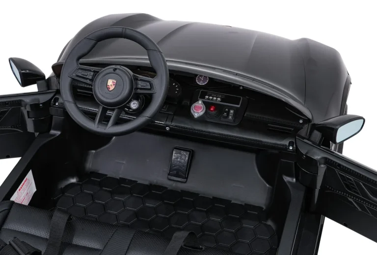 Porsche Taycan Turbo S Crno Vozilo 16