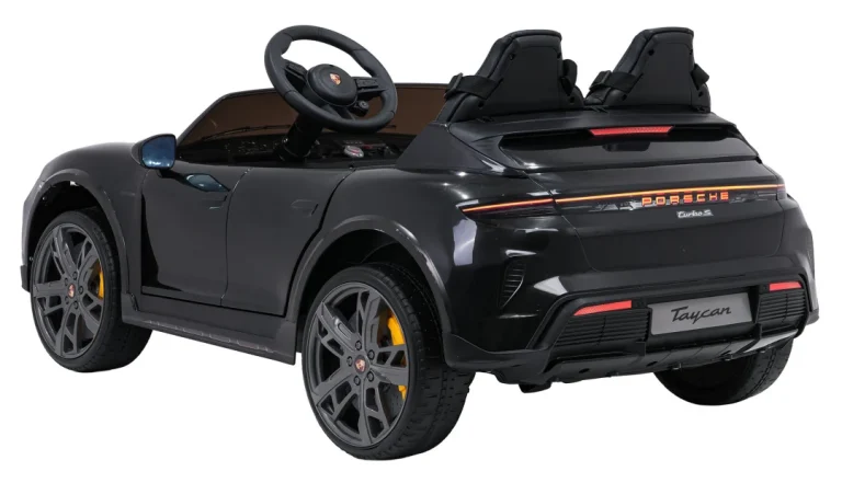 Porsche Taycan Turbo S Crno Vozilo 7
