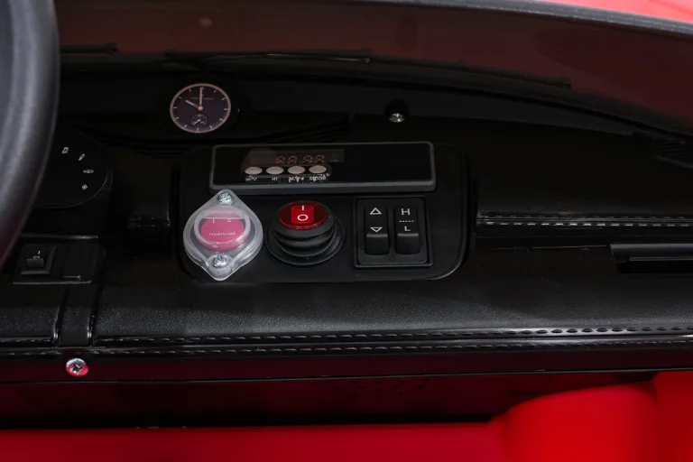 Porsche Taycan Turbo S Crveno Vozilo 17