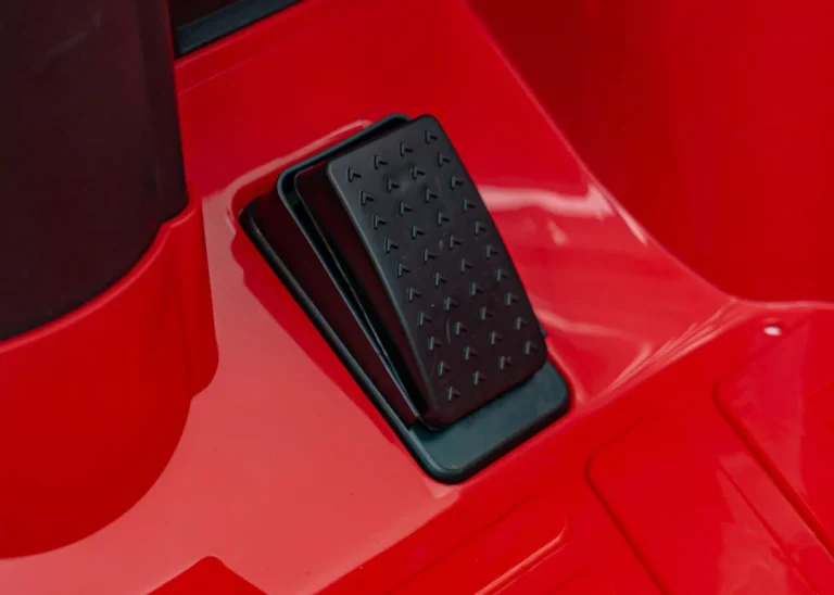 Ruf Ctr3 Crveno Vozilo 23