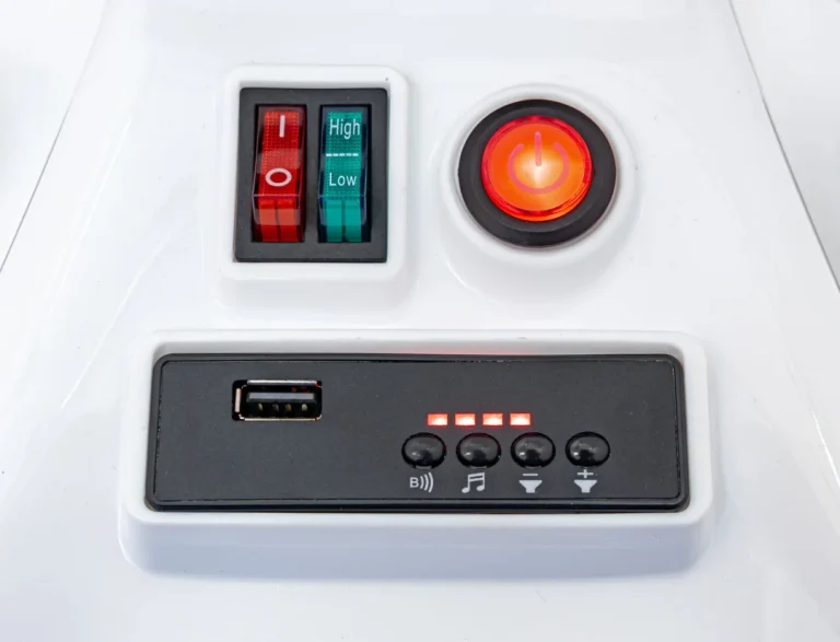 Racing Drifter Vozilo Na Baterije Za Djecu, Bijelo + Drift Funkcija + Led Audio Auto Na Akumulator 12