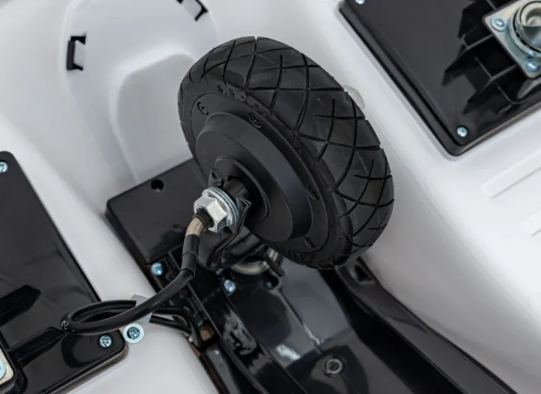 Racing Drifter Vozilo Na Baterije Za Djecu, Bijelo + Drift Funkcija + Led Audio Auto Na Akumulator 23