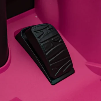 Ružičasto Vozilo Lamborghini Revuelto 25