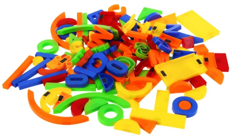 Set šarenih Magneta Za Djecu 3+ Edukativna Igračka + Brojevi Slova Figure Linije 128 Kom 2