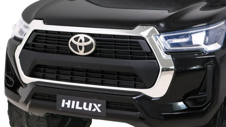 Toyota Hilux Pick Up Na Akumulator 4x4, Crni 14