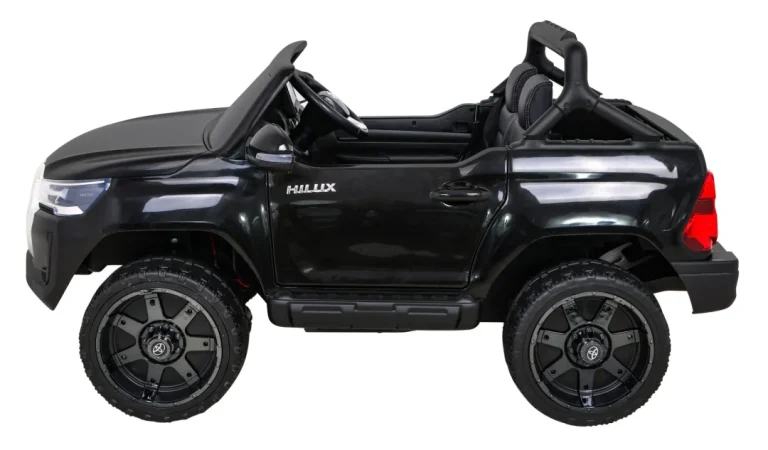 Toyota Hilux Pick Up Na Akumulator 4x4, Crni 3
