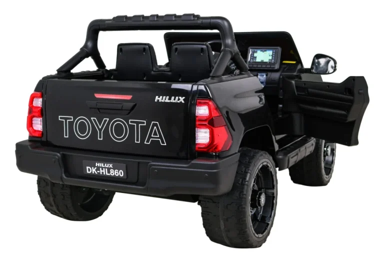 Toyota Hilux Pick Up Na Akumulator 4x4, Crni 7