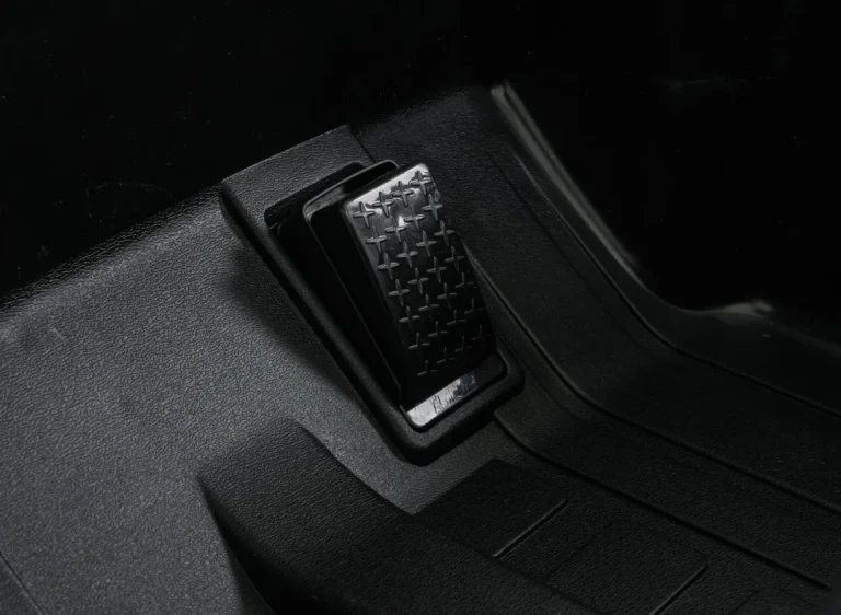 Toyota Land Cruiser Prado Crna 18