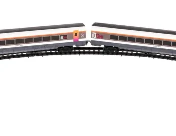 Veliki Vlak S Prugom 3+ 2 Lokomotive I 2 Vagona 2