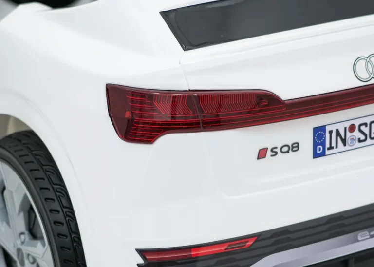 Vozilo Audi Sq8 Bijeli + 2,4 Ghz Daljinski 25