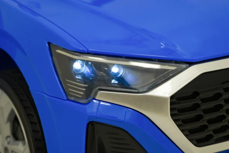 Vozilo Audi Sq8 Plavi + 2,4 Ghz Daljinski 24