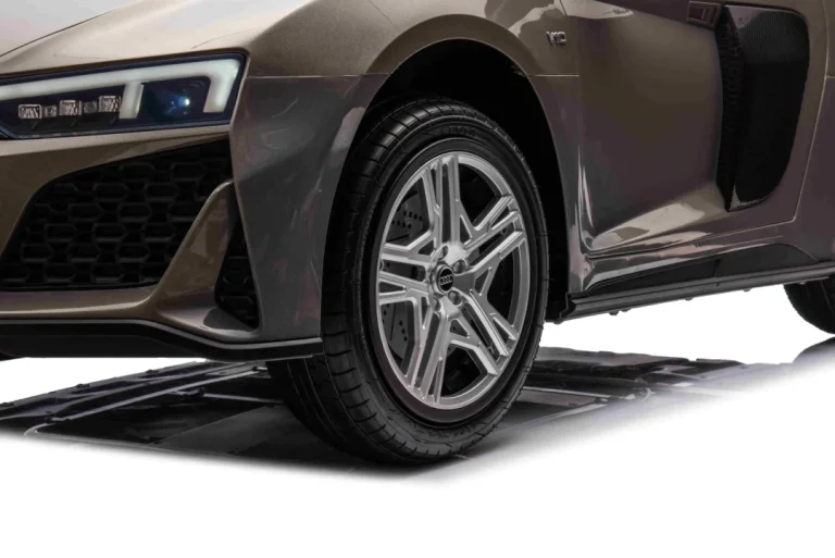 Vozilo Audi Spyder R8 Lift Strong Sivo 27