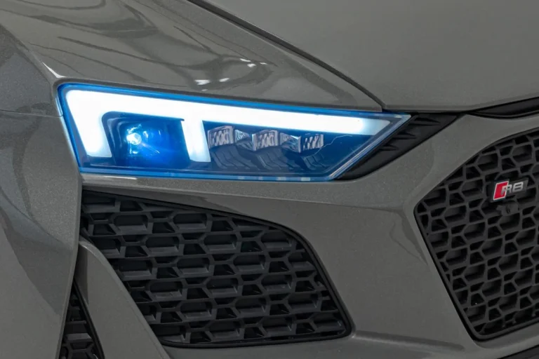 Vozilo Audi Spyder R8 Lift Strong Sivo 37