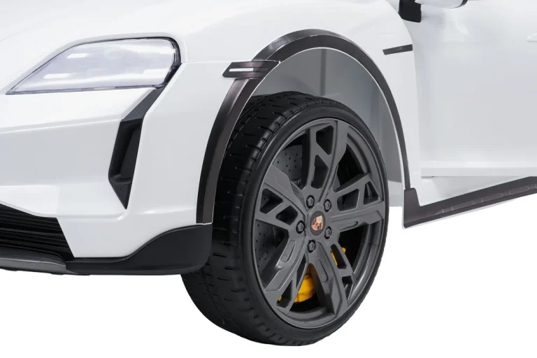 Vozilo Porsche Taycan Turbo S Bijela Boja 24