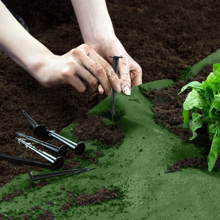 Vrtni Agrotekstil 1,6 M X 50 M + 100 Plonos Iglica Zeleni (490201) 2