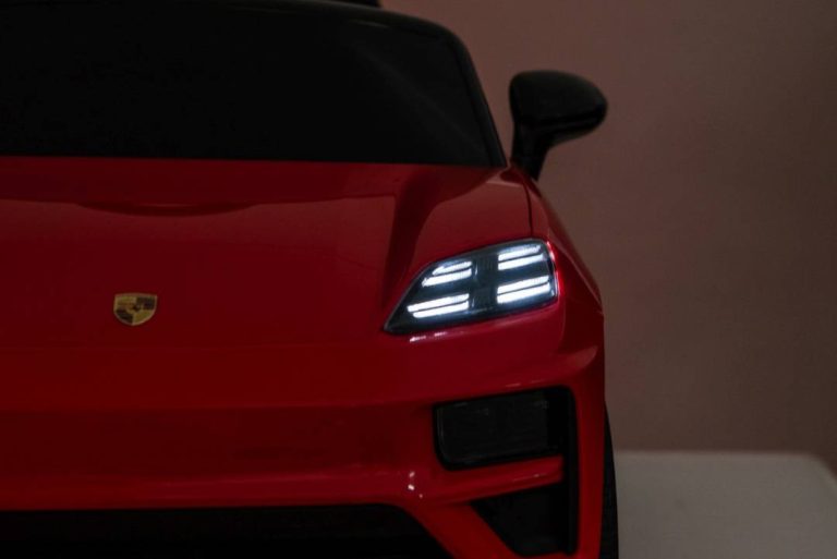 Dječji Auto Na Akumulator Porsche Macan Crveni 35