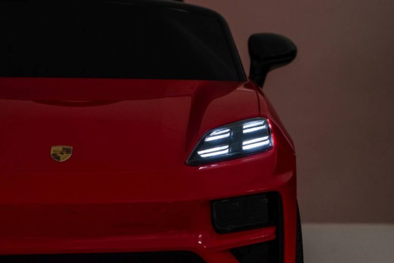 Dječji Auto Na Akumulator Porsche Macan Crveni 36