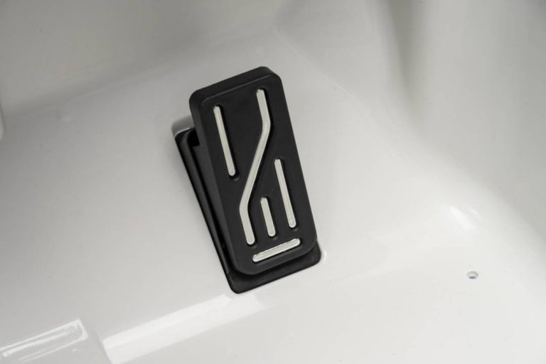 Mercedes G63 Amg Dječji Automobil Na Akumulator Bijeli 42