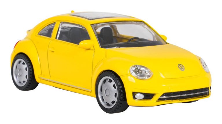 Metalni Autić Volkswagen Beetle 1:43 žuti Rastar 2