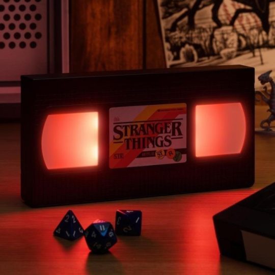 Svjetiljka Stranger Things Vhs 1
